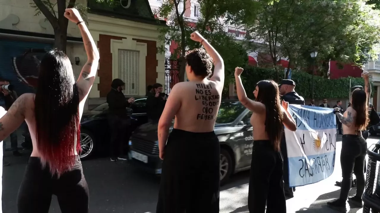 20240518110525_femen_