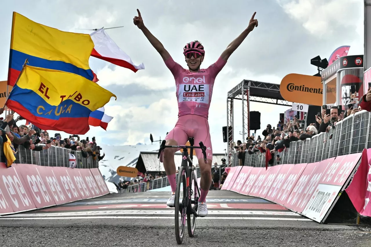 Tadej Pogacar se ha adjudicado la etapa reina del Giro. Foto: EFE.