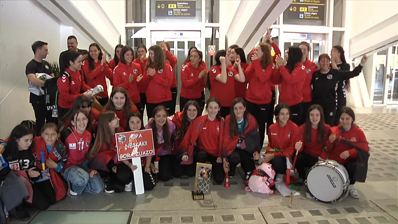 zuazo_eskubaloia_igoera