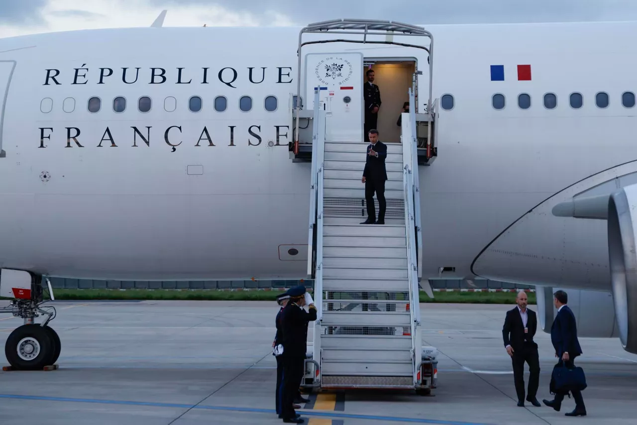Macron-rumbo-caledonia-efe