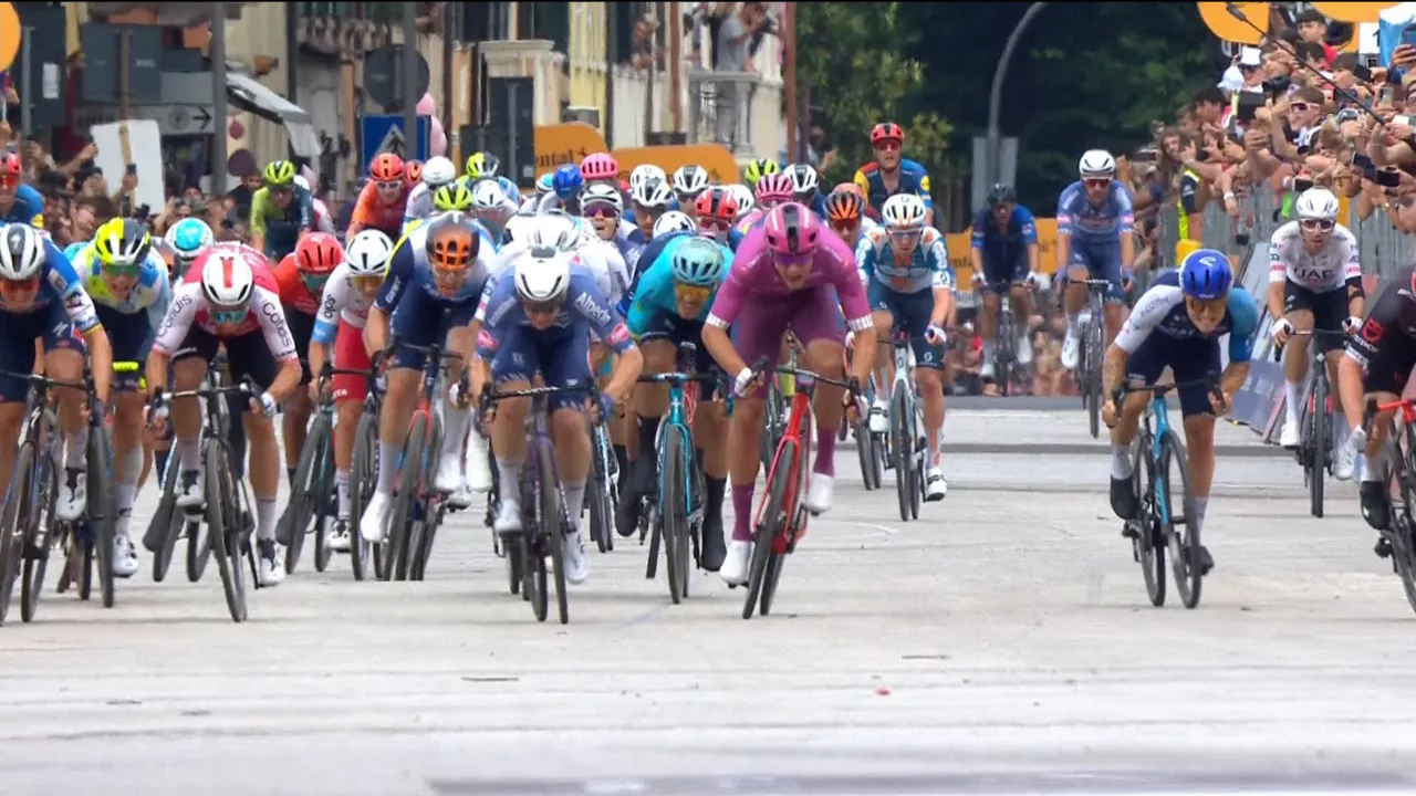 20240523171600_esprinta-italia-giroa-padua-18-etapa-merlier-milan_