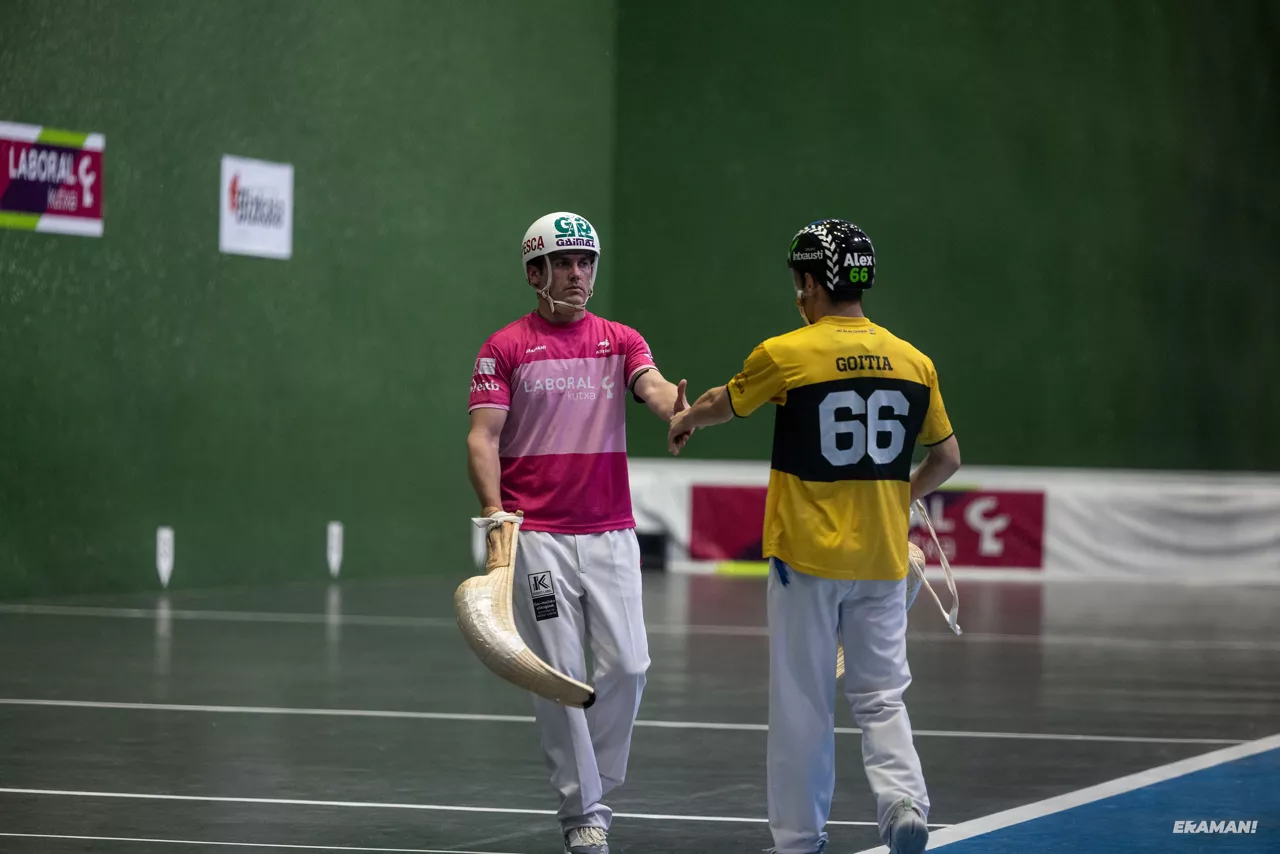 Aritz Erkiaga eta Alex Goitia zesta-punta Iron Cup