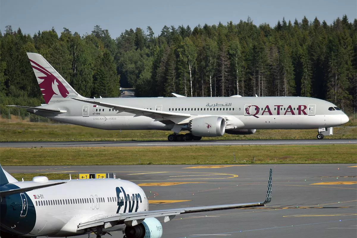 Qatar_Airways,_A7-BHB,_Boeing_787-9_Dreamliner