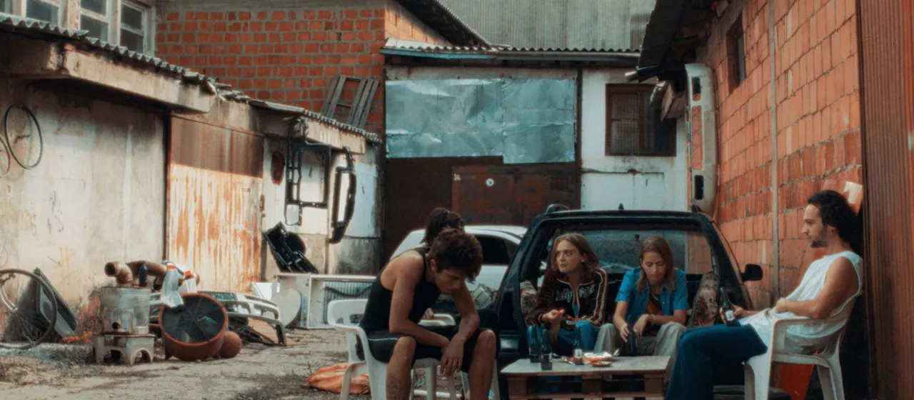 "Panthom youth" Luàna Bajrami zinemagile artean