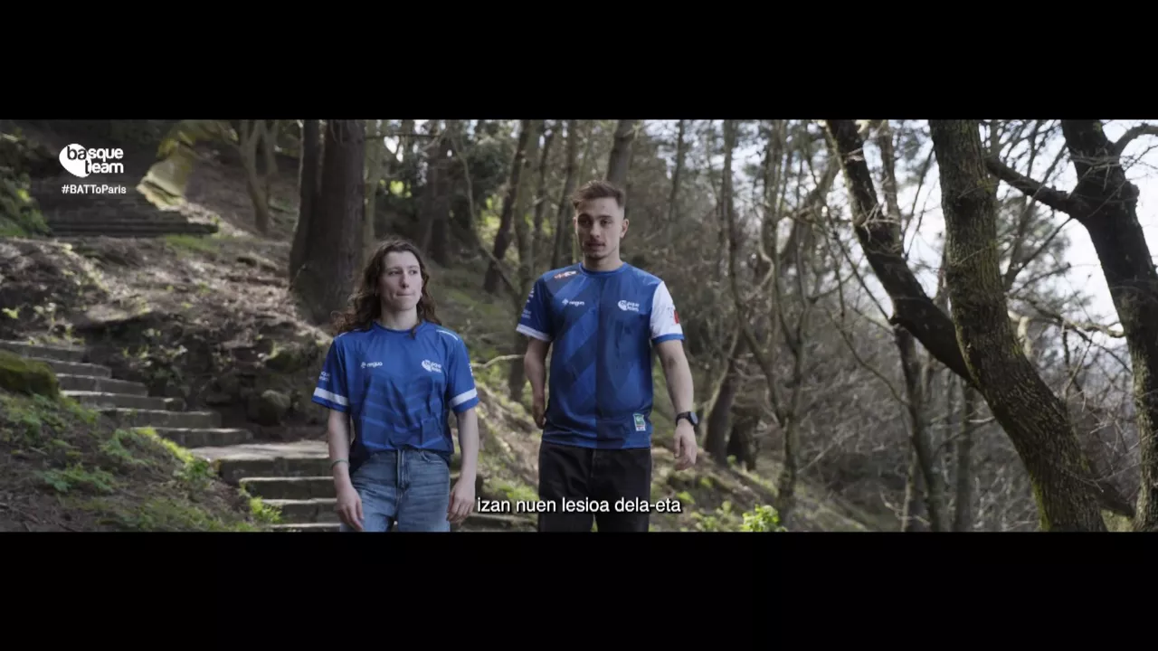 Nahia Zudaire eta Iñigo Llopis igerilariak