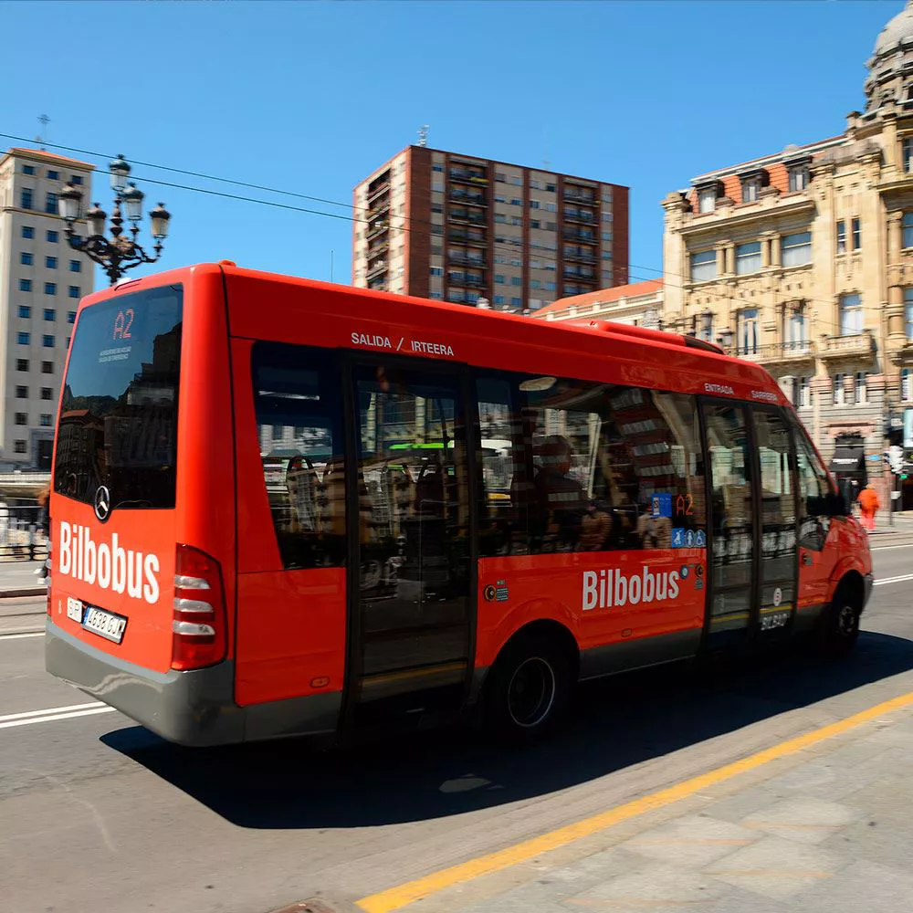 Más de 130.000 niños y niñas vascas viajarán gratis