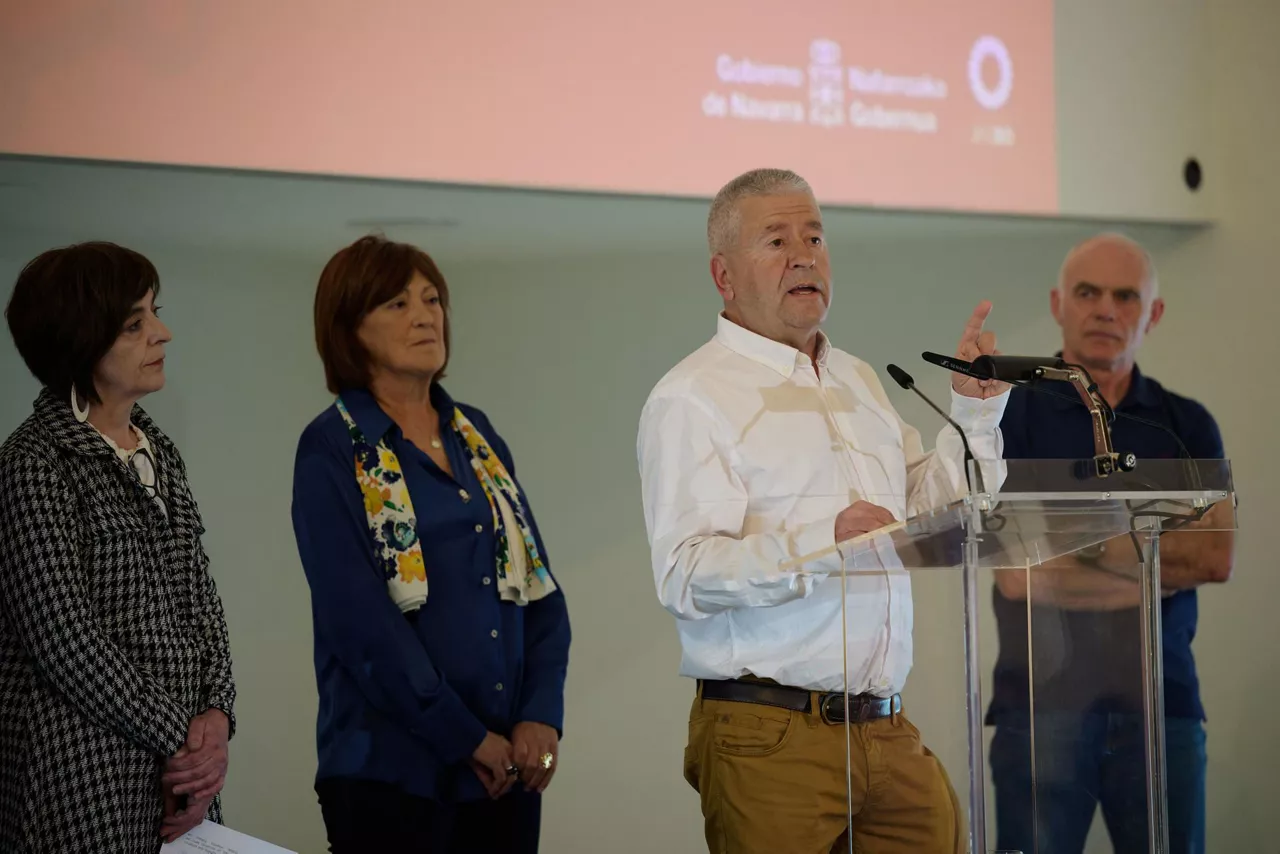 acto-victimas-policiales-reconocimiento-Navarra-efe