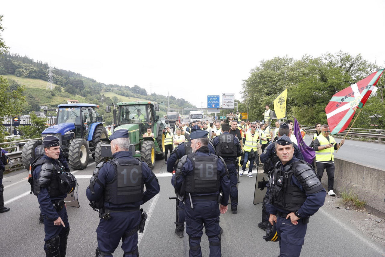 tractores-protesta-biriatu-efe