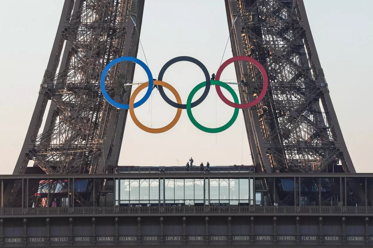 anillos olimpicos eraztun olinpikoak eiffel torre dorrea paris efe