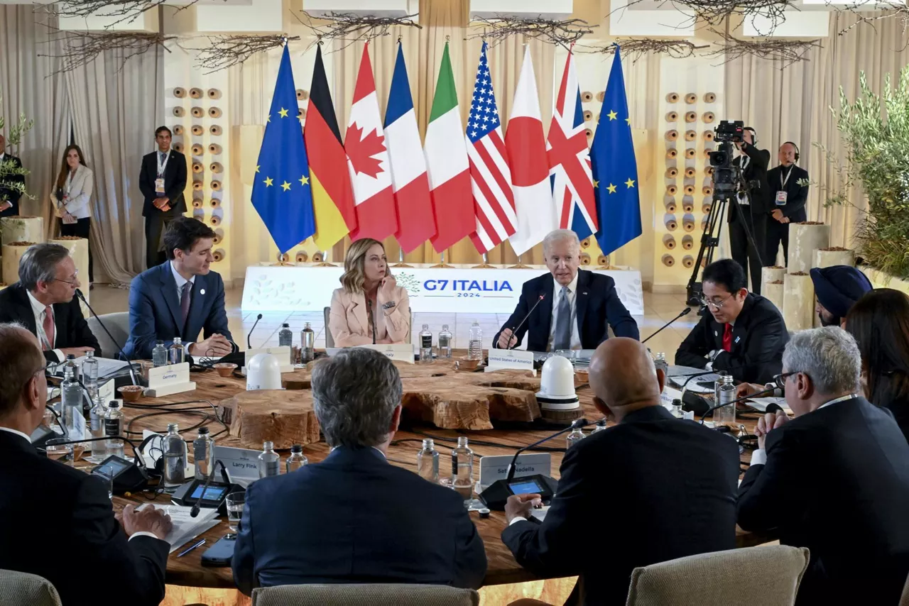 g7