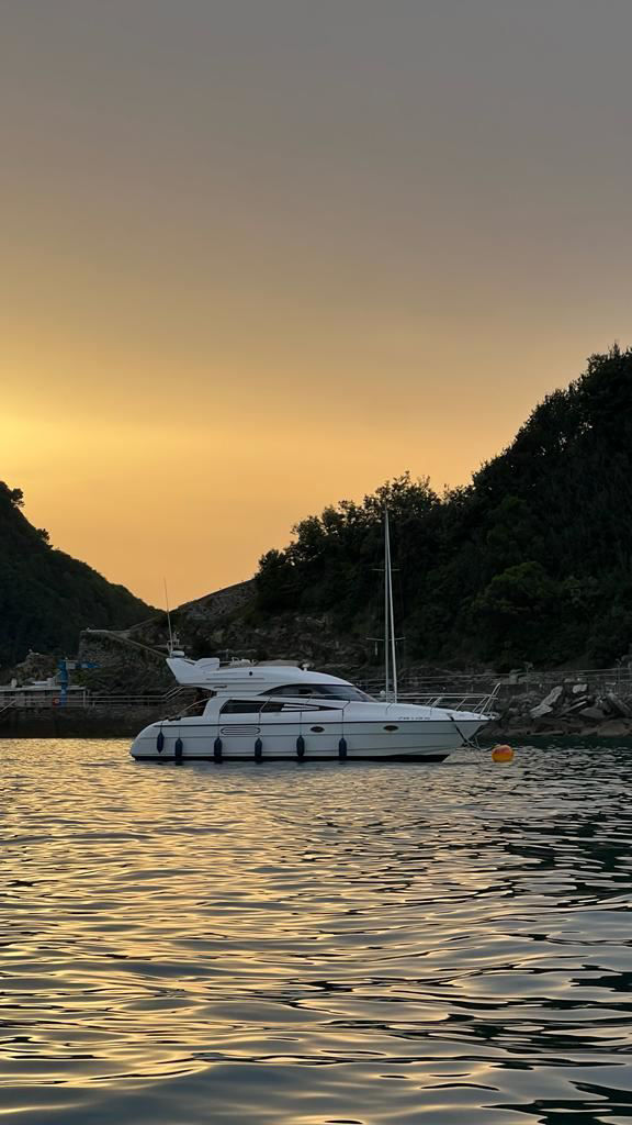 San Sebastián Boat Hotel.