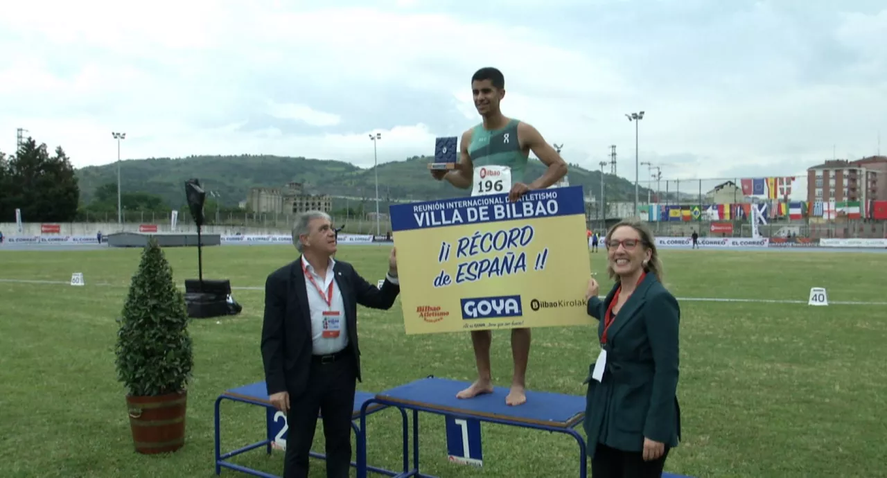 MOHAMED_ATTAOUI_ATLETISMOA_ZORROTZA_ESPAINIAKO_ERREKORRA_EITB_MEDIA