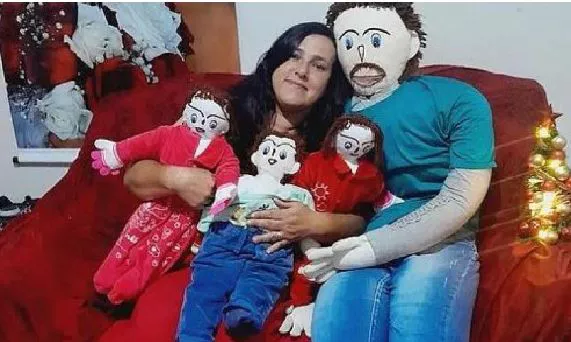 Una mujer casada con un muñeco de trapo; hablamos con Marcelo, el muñeco