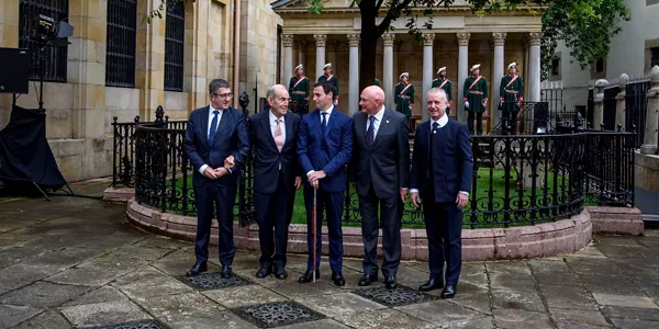 Patxi Lopez, Carlos Garaikoetxea, Imanol Pradales, Juan Jose Ibarretxe, Iñigo Urkullu. EFE