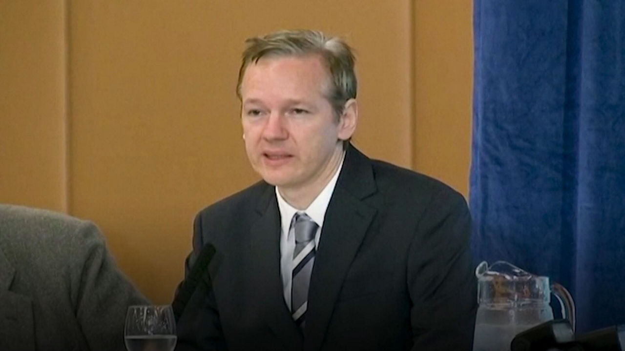20240625180652_julian-assange-en-2010_