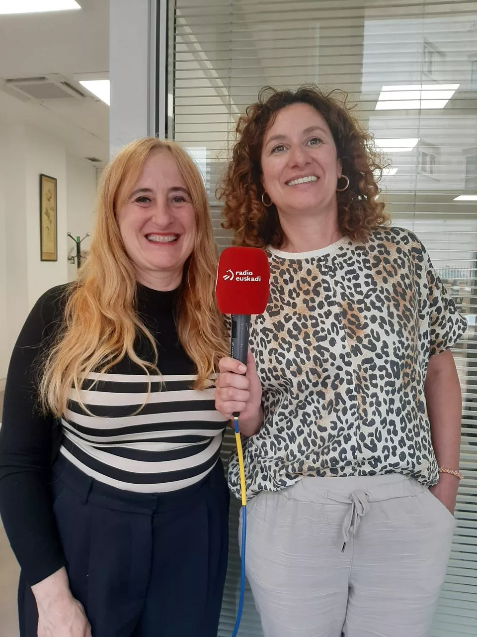 Rosa Gutiérrez Romano y Ane Martínez de Antoñana. Foto: EITB Media