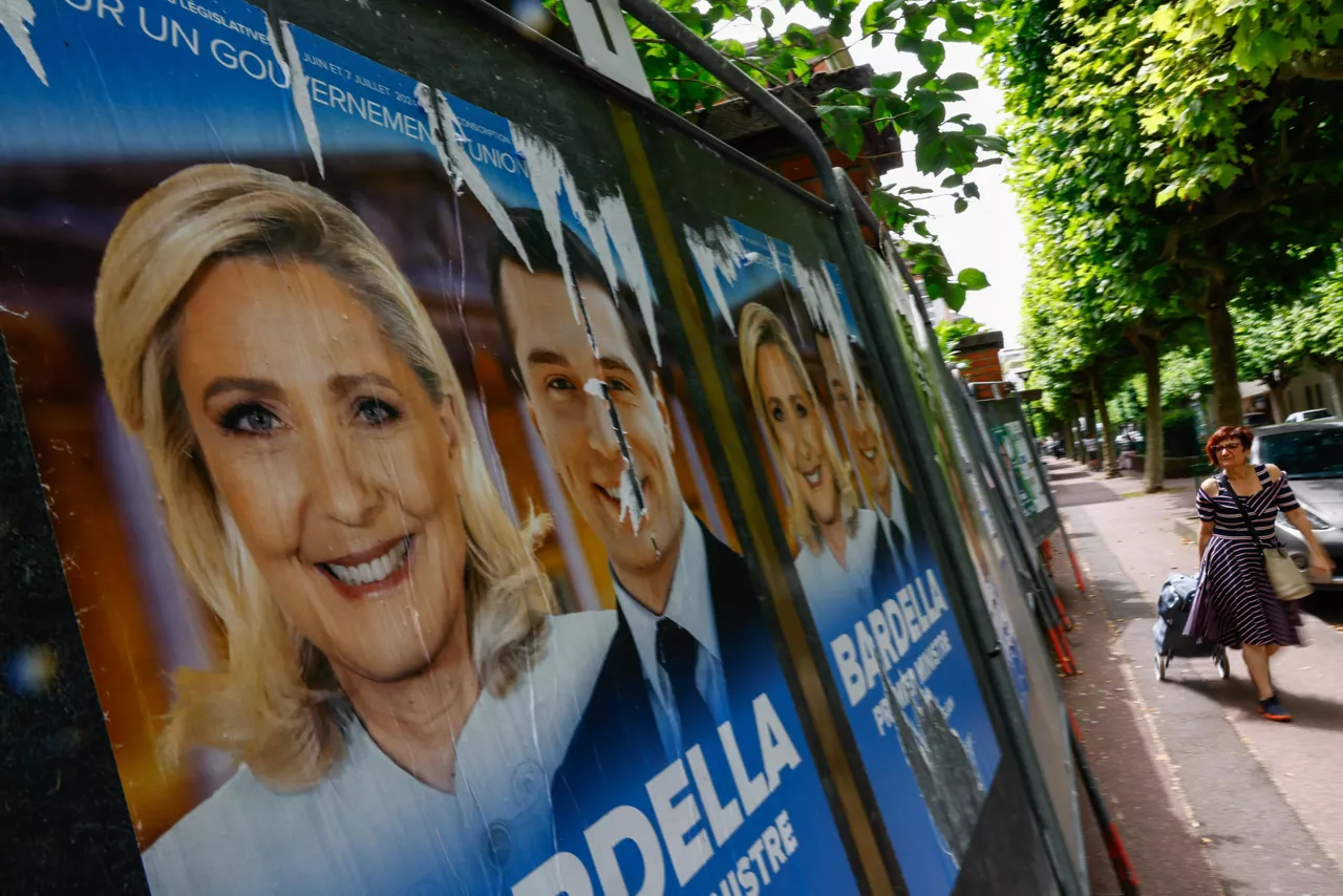 cAMPAÑA ELECTORAL FRANCIA MARINE LE PEN AGRUPACIÓN NACIONAL