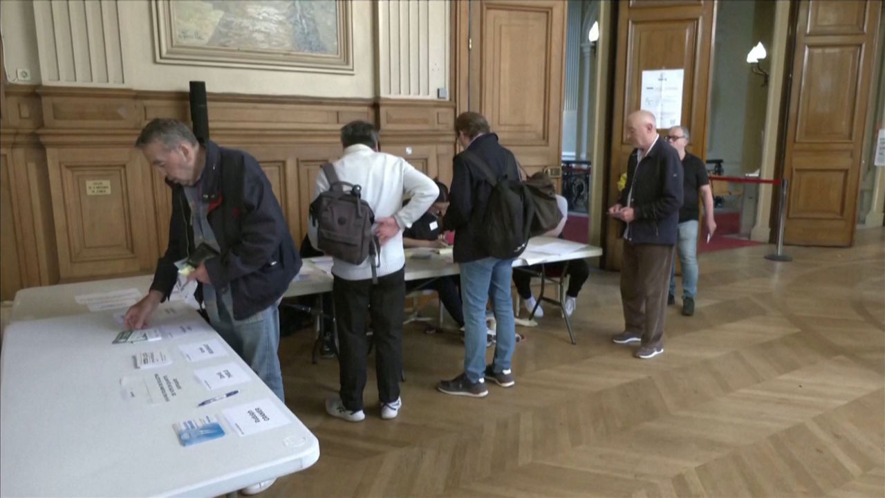 20240630091255_abren-colegios-electorales-en-paris-elecciones-francia-2024_