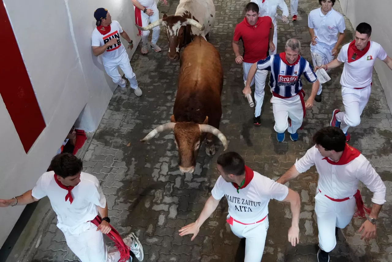 lehen entzierroa sanferminak 2024 efe