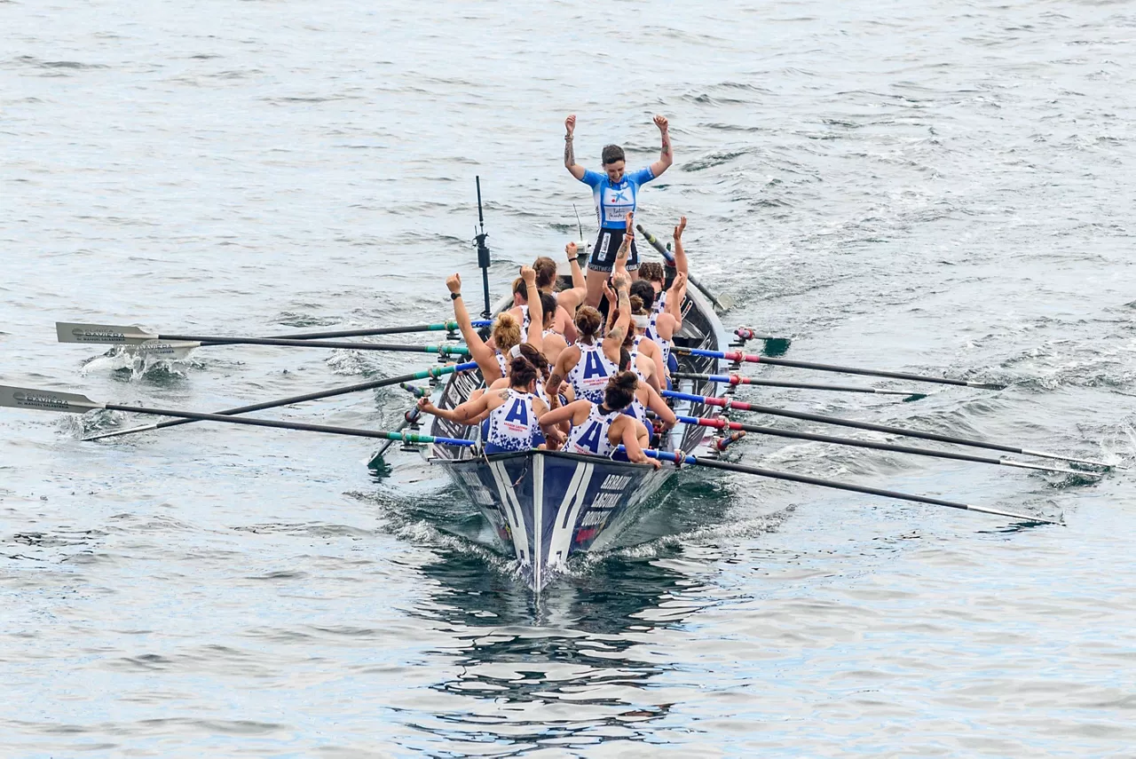 Arraun Lagunak partirá con 9 segundos de ventaja sobre Orio. Foto: Efe.