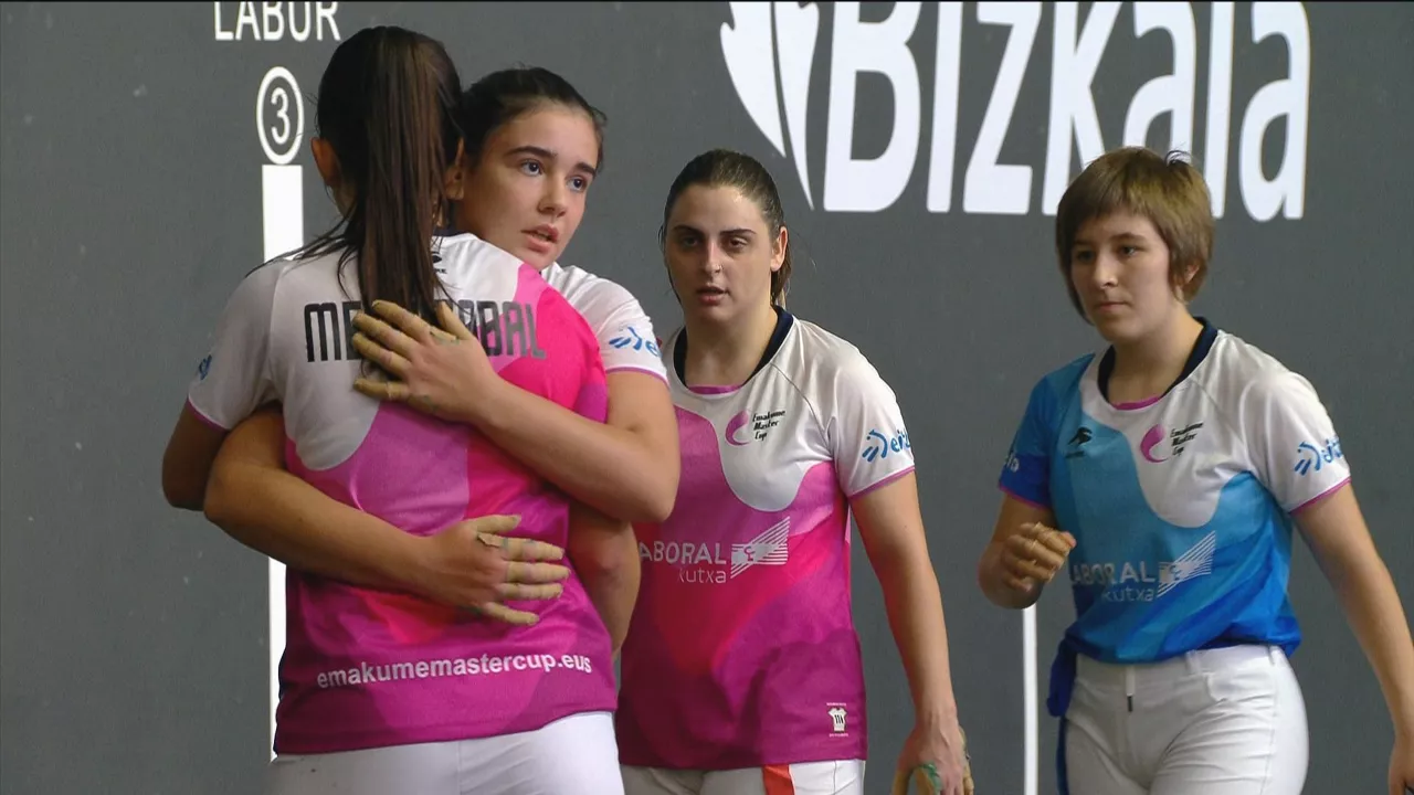 Binakako partidako lau protagonistak, neurketaren amaieran