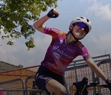 Fisher-Blackek eskuratu du garaipena, etapan. Argazkia: giroditaliawomen.it.