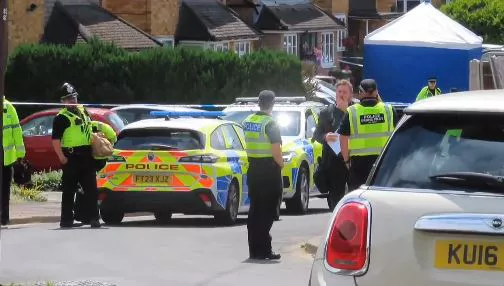 Hertfordshire asesinato ballesta agencias