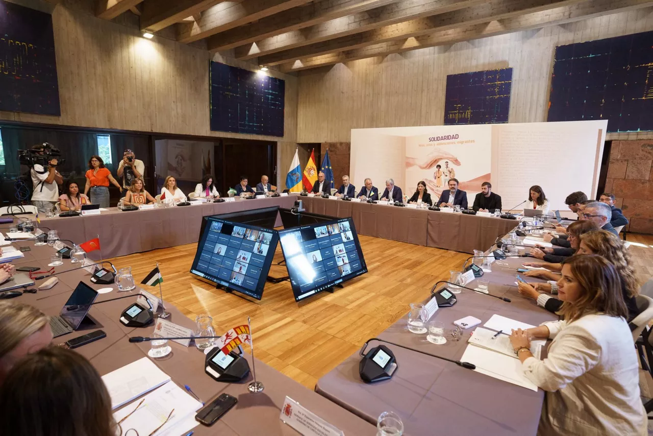 Migrazioa bilera reunión migración Canarias EFE