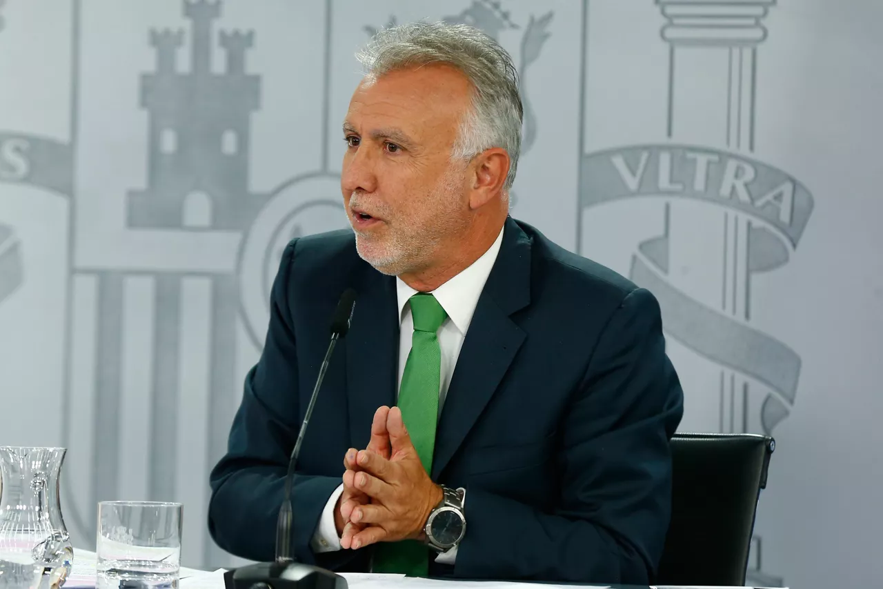 angel-victor-torres-ministro