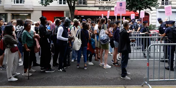 Seguridad en el perímetro del evento. EFE.
