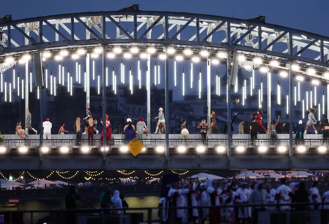 ceremonia-puente-inauguracion-paris-juegos-efe