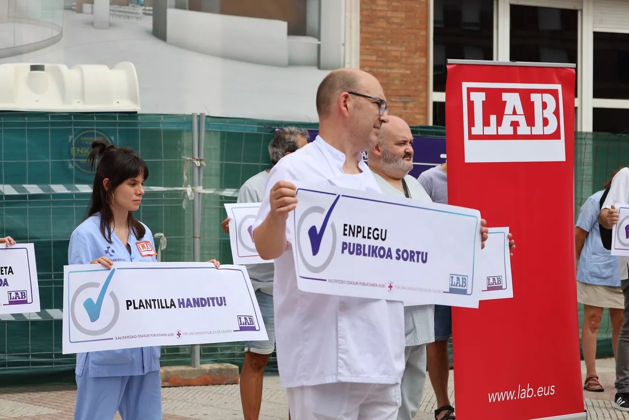 personal-sanitario-protesta-LAB