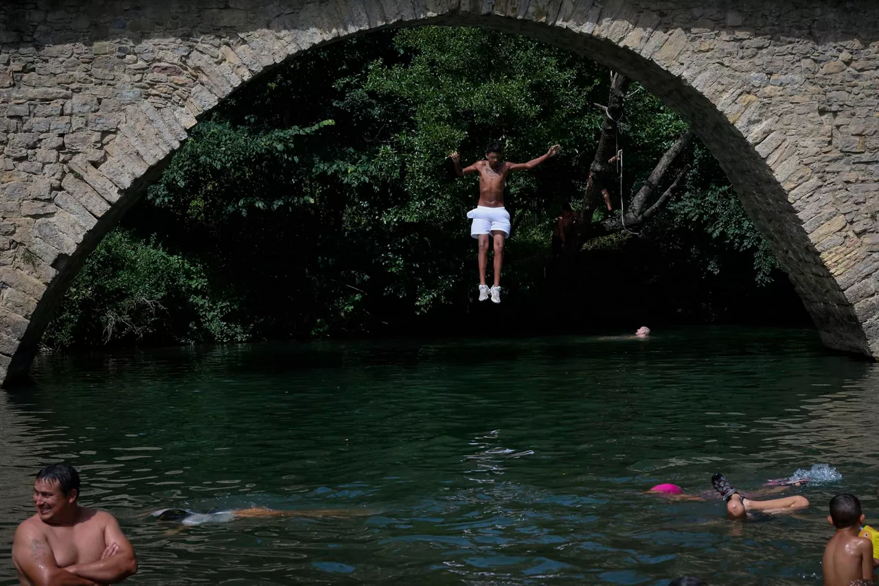 puente-irotz-Arga-calor-efe