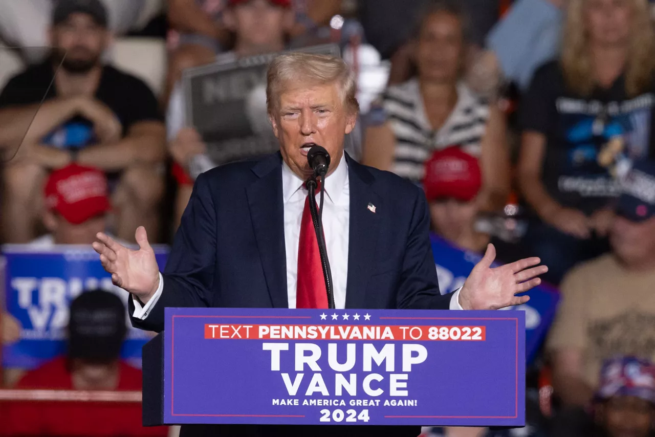 DONALD TRUMP