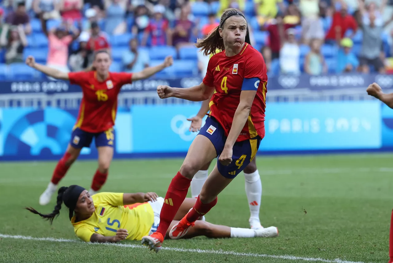 Irene Paredes celebra el gol del empaten ante Colombia. Foto: EFE