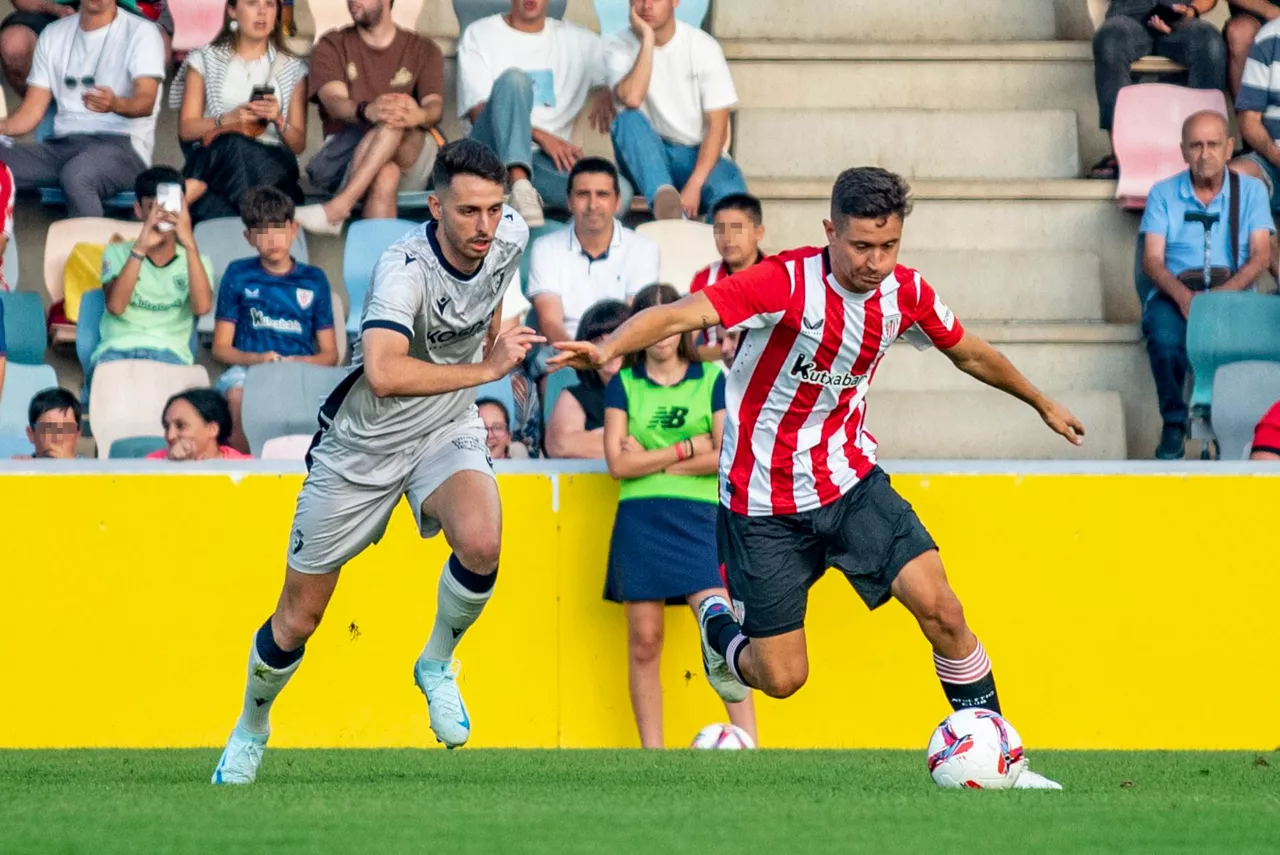 Ral Garcia de Haro eta Ander Herrera, Euskal Herria Txapelako finalean. Argazkia: EFE.