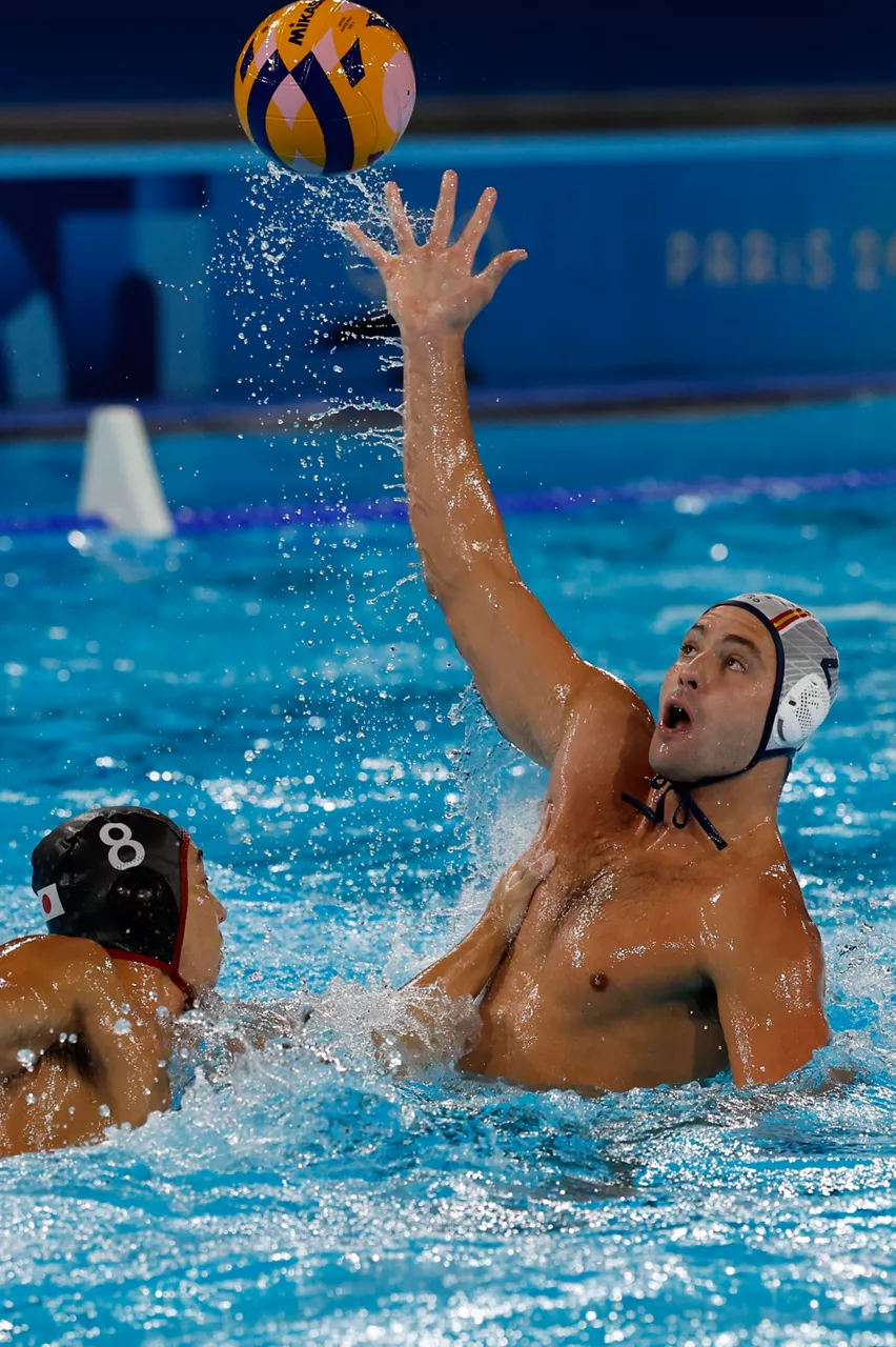Alberto Munarroz, waterpoloko Frantzia-Espainia partidan. Argazkia: EFE.