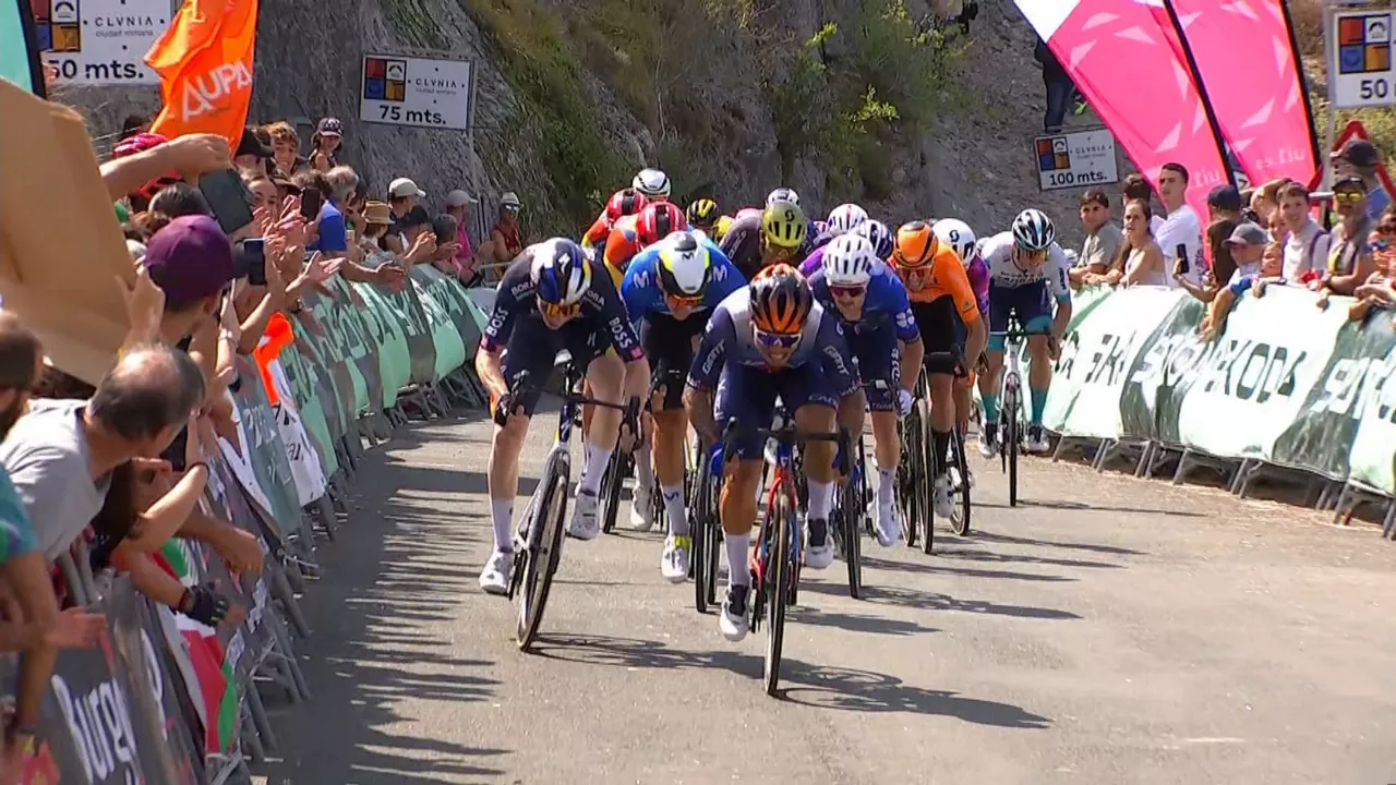 20240806170412_caleb-ewan-jayco-burgoko-itzulia-2024-ojo-guarena_