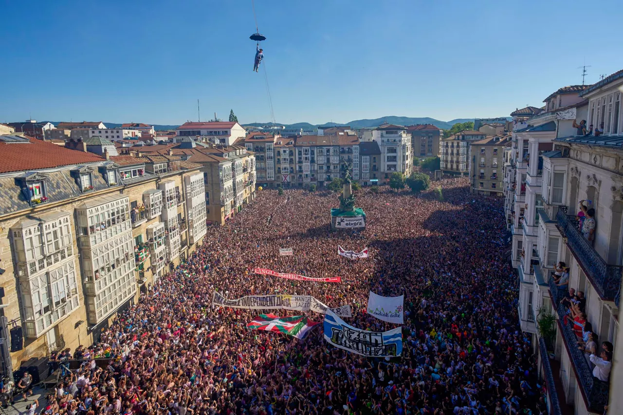 Celedón bajada Zeledon jaitsiera EFE