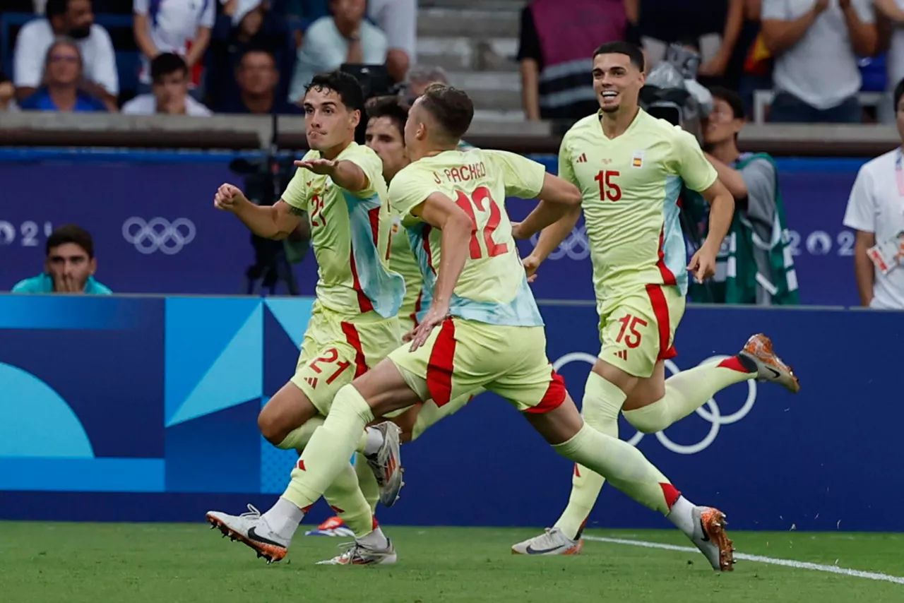 ^Pacheco Camelloren gola ospatzen. Argazkia: EFE