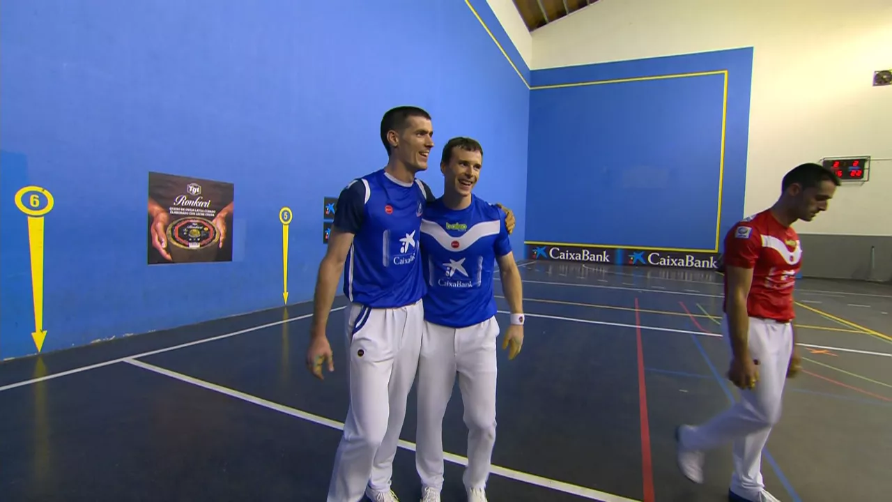 Artola y Rezusta celebran su victoria ante Ezkurdia y Albisu. EITB Media