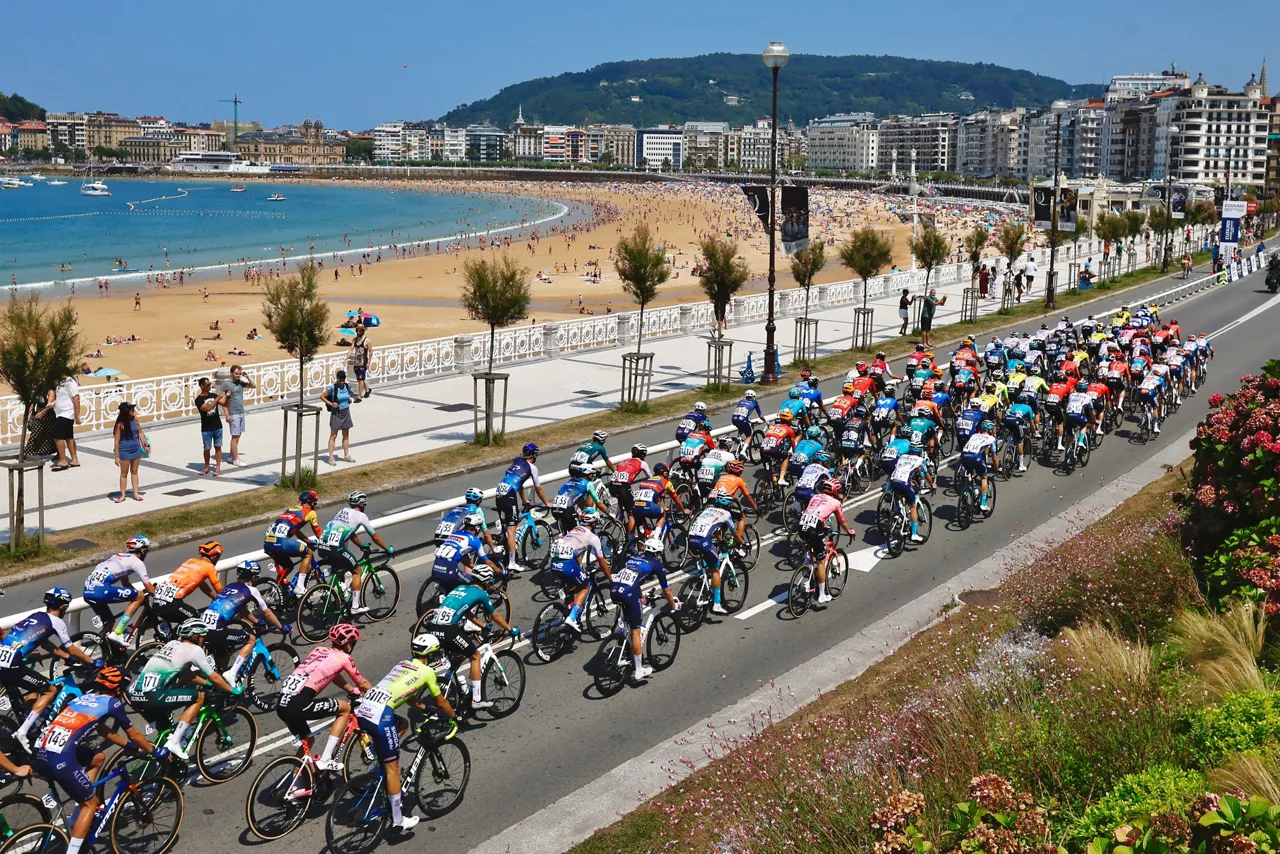 donostiako_klasikoa_2024_clasica_sansebastian_peloton_EFE
