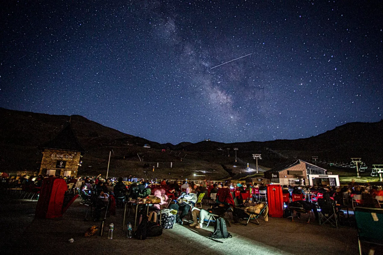 perseidas pertseidak sierra nevada efe
