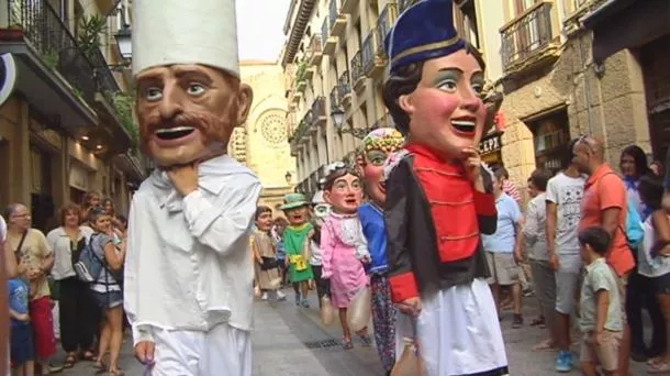 Gigantes y cabezudos de Donostia.