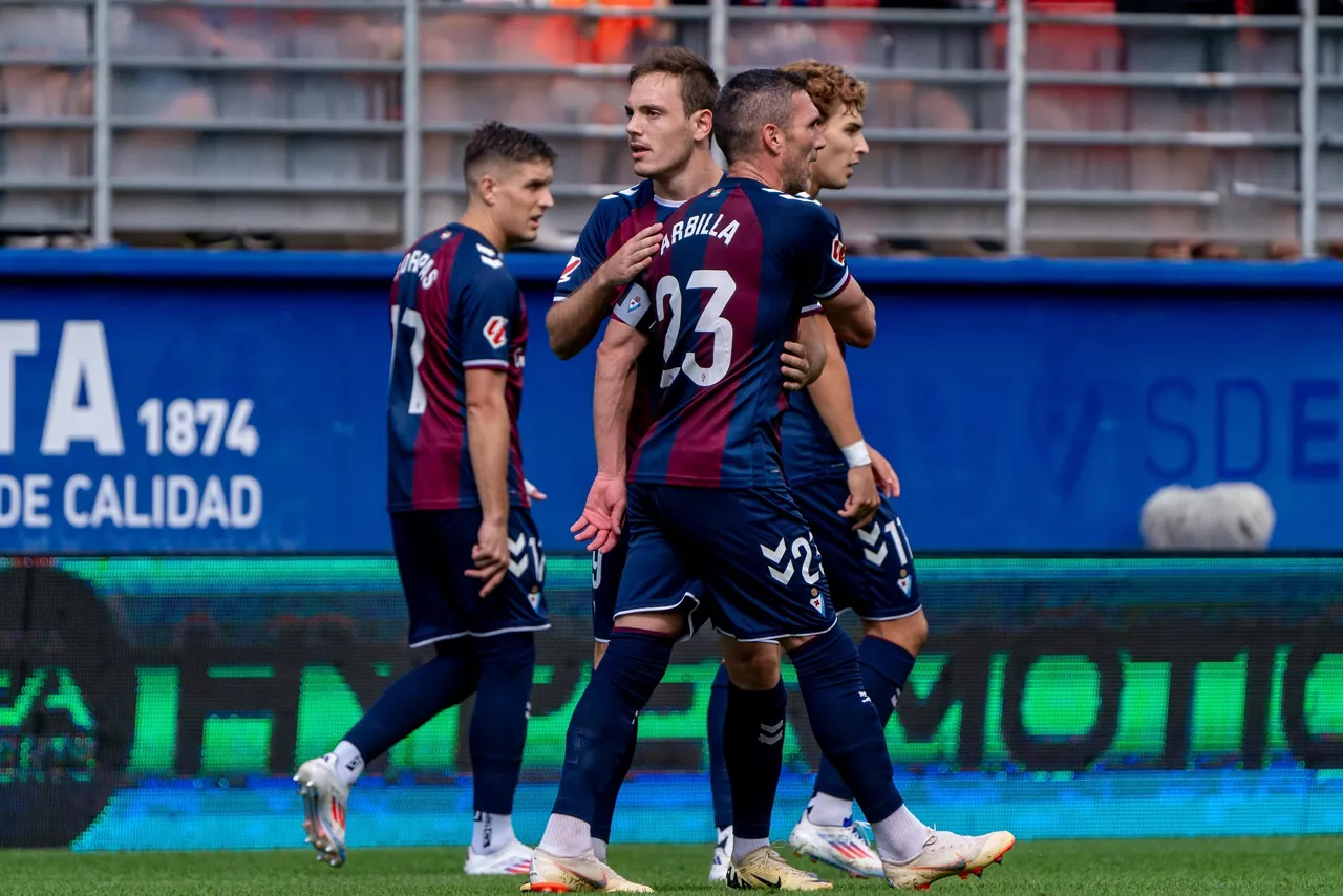 bautista_arbilla_gol_eibar_castellon_FOTOsdeibar