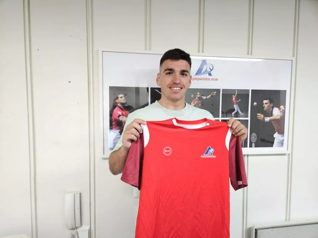 Ander Murua Asperen elastikoarekin. Argazkia: Aspe