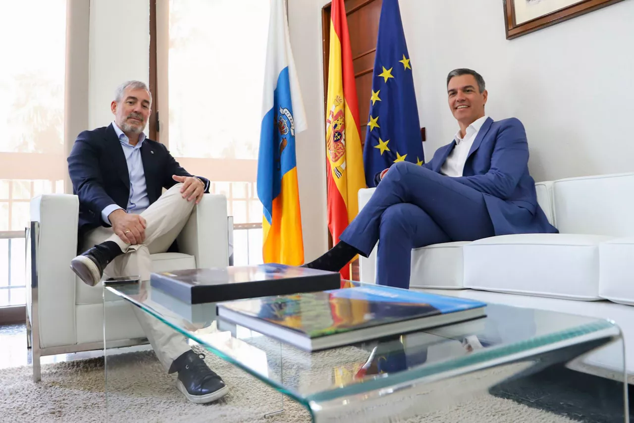 Clavijo eta sanchez Kanariar irlak migrazioa-efe