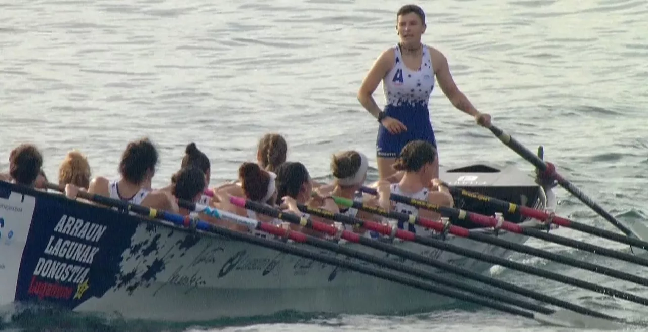 Arraun Lagunak izan da indartsuena sailkatze estropadan, 10:55 eginda. Argazkia: EITB Media.