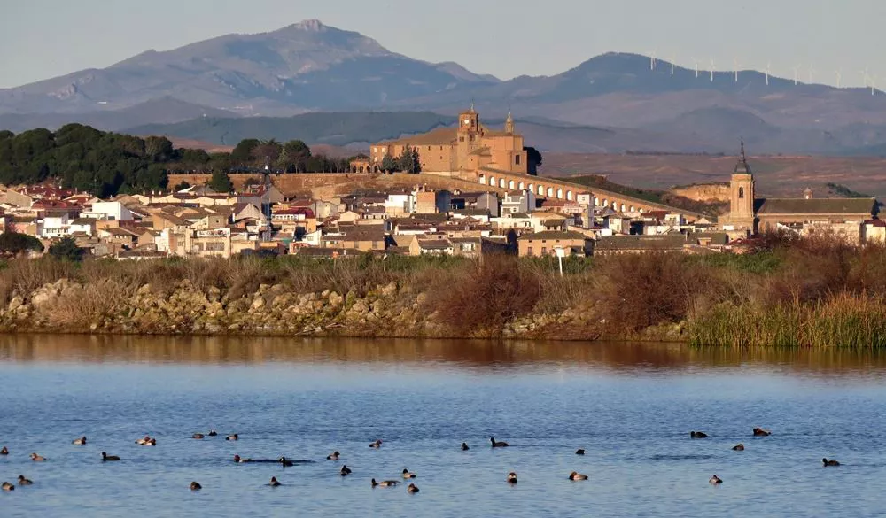 CASCANTE DESDE LAGUNA DE LOR  (Foto: Víctor Huete)