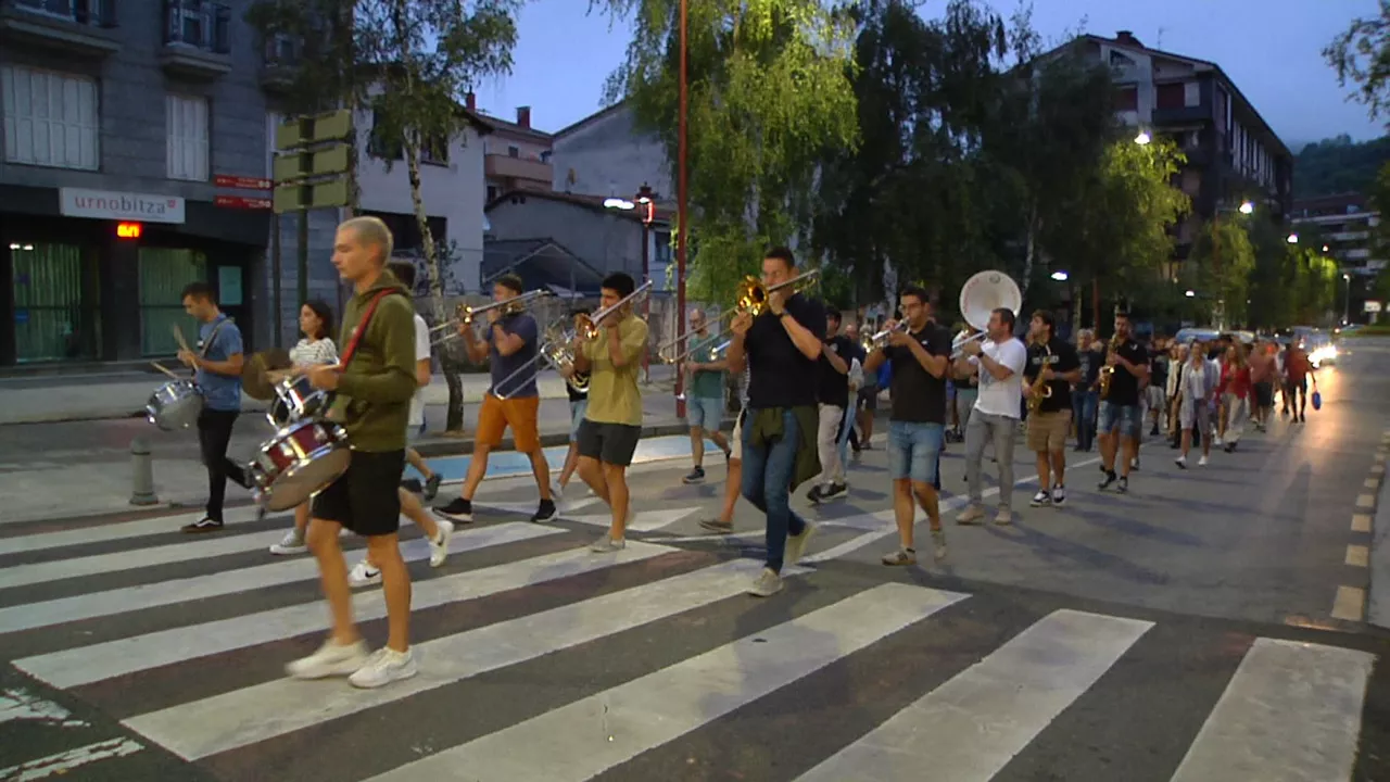 20240902092733_elgoibar-vuelta-al-trabajo-al-son-de-txaranga_